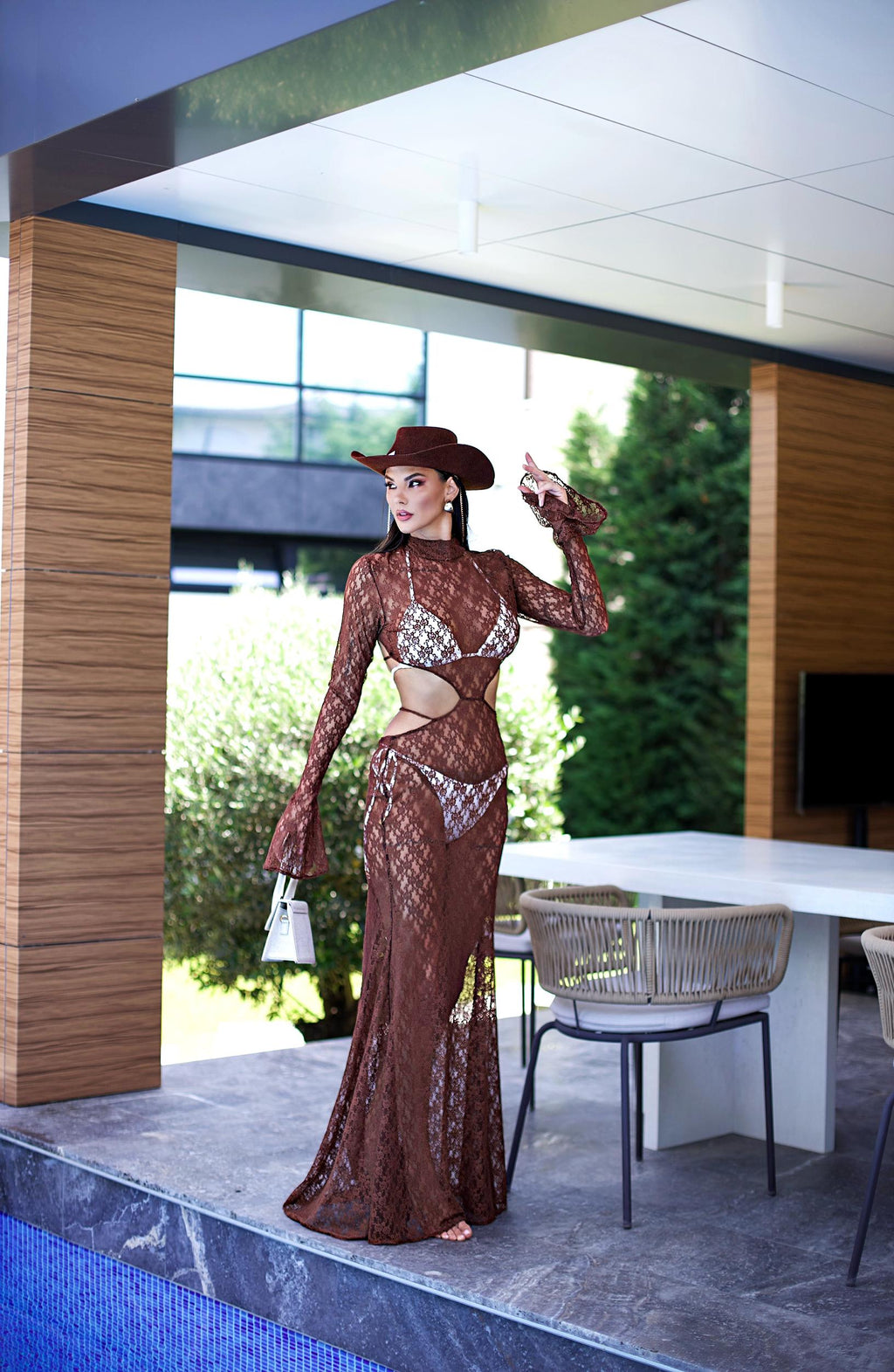 Rochie maro Marbella din dantelă – detaliu 2