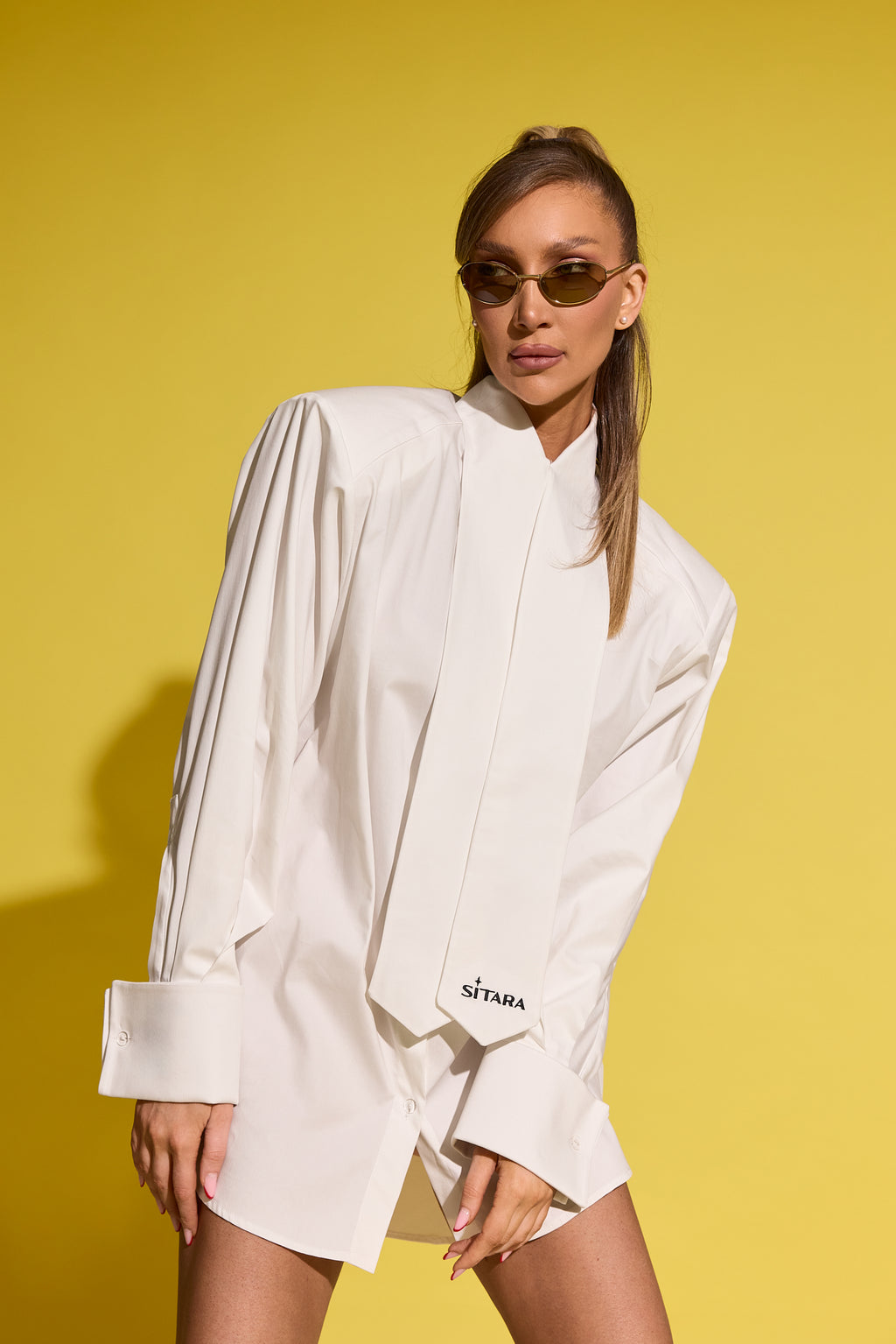 Cămașă albă oversize Elise – detaliu 2